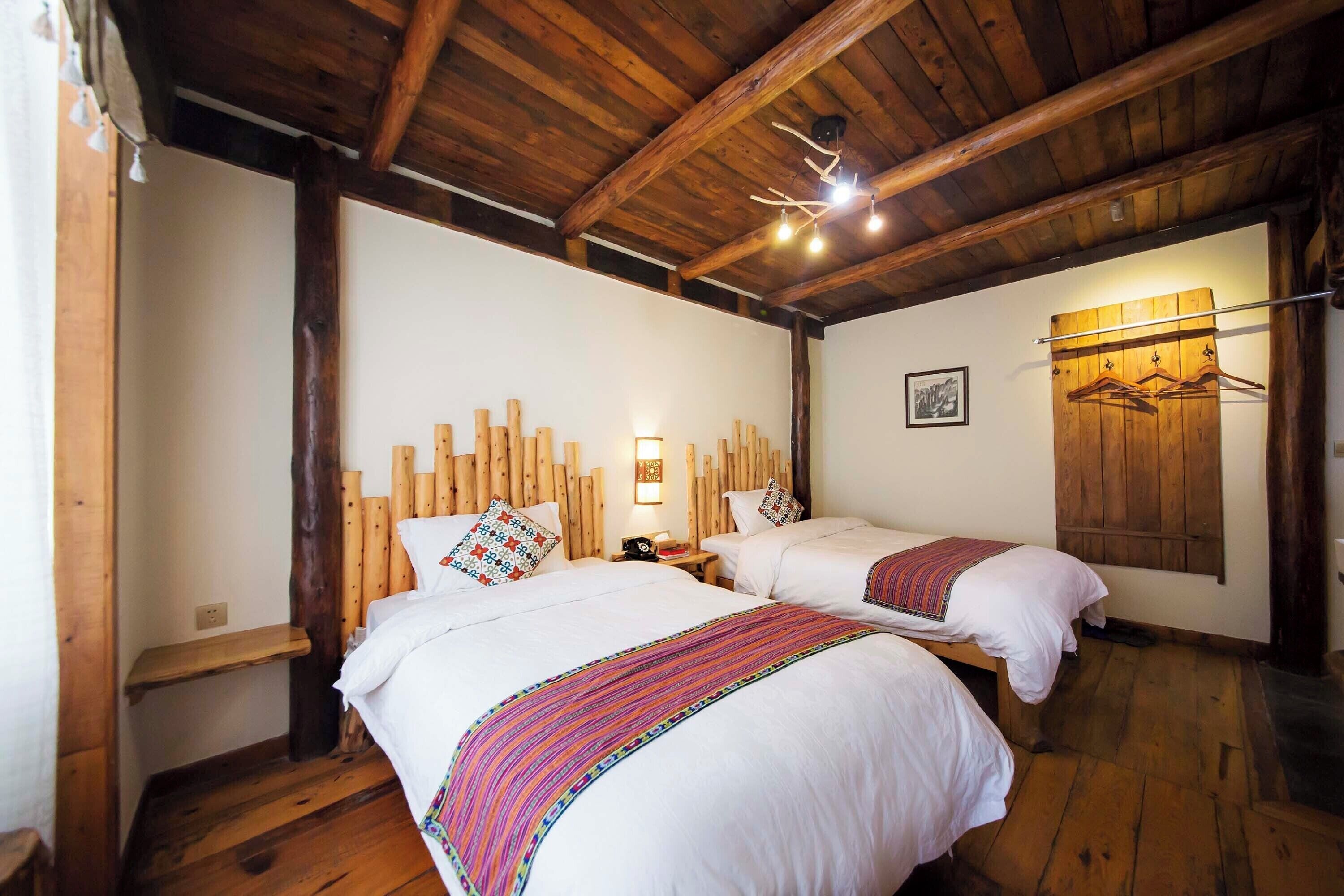 高级双床房, 山景 | 起居区 | 电视