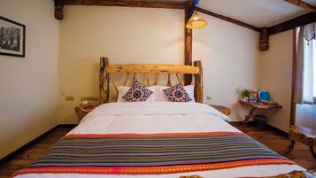Comfort Double Room, Mountain View | Living area | TV