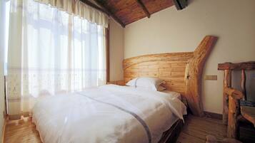 Luxury Suite, Mountain View | Living area
