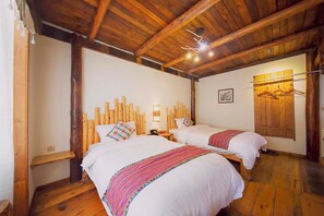 Signature Twin Room, Hill View - Xiangxi Dreamweaver Inn (Zhangjiajie)