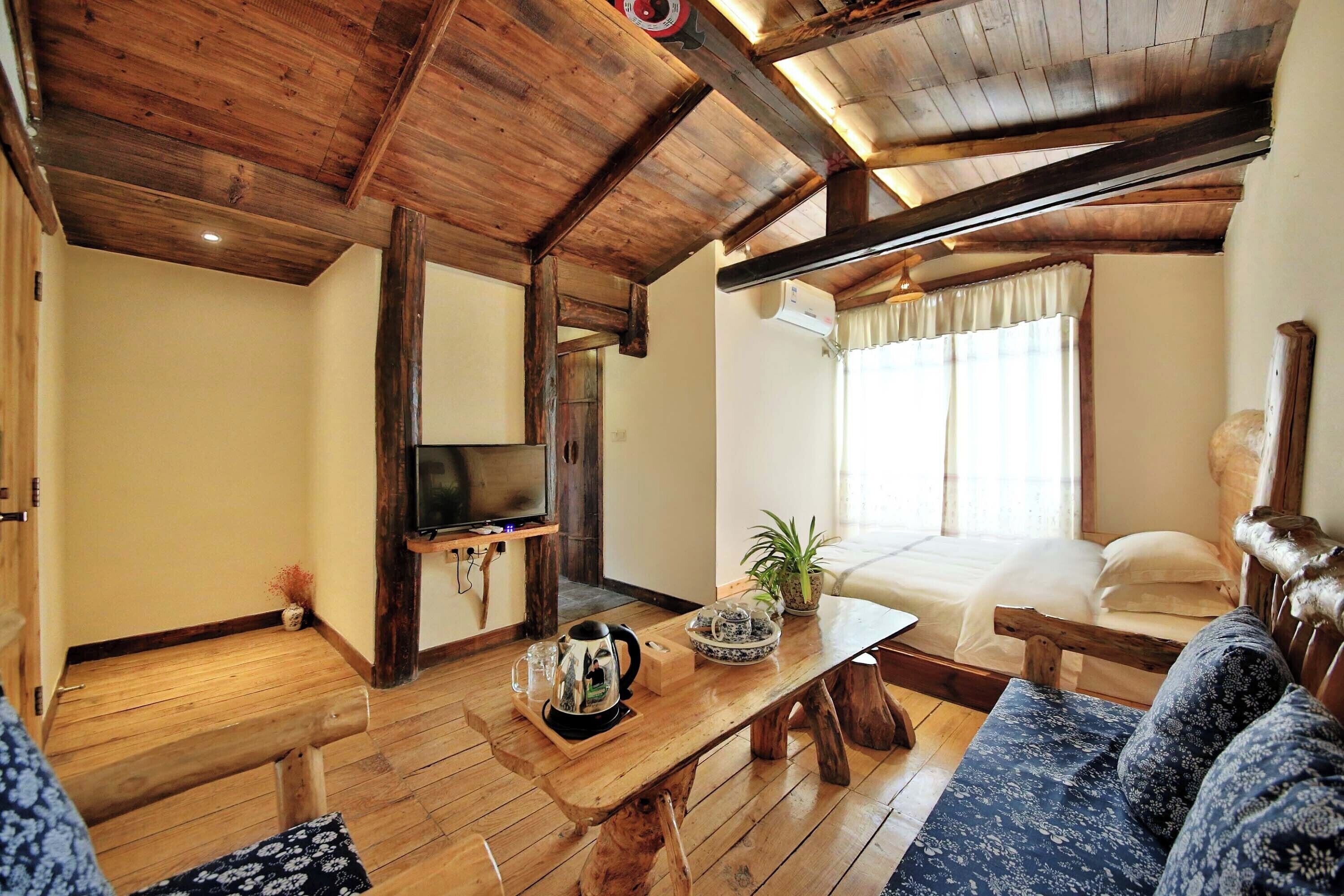 Luxury Suite, Mountain View | Desk, laptop workspace, blackout drapes, free WiFi