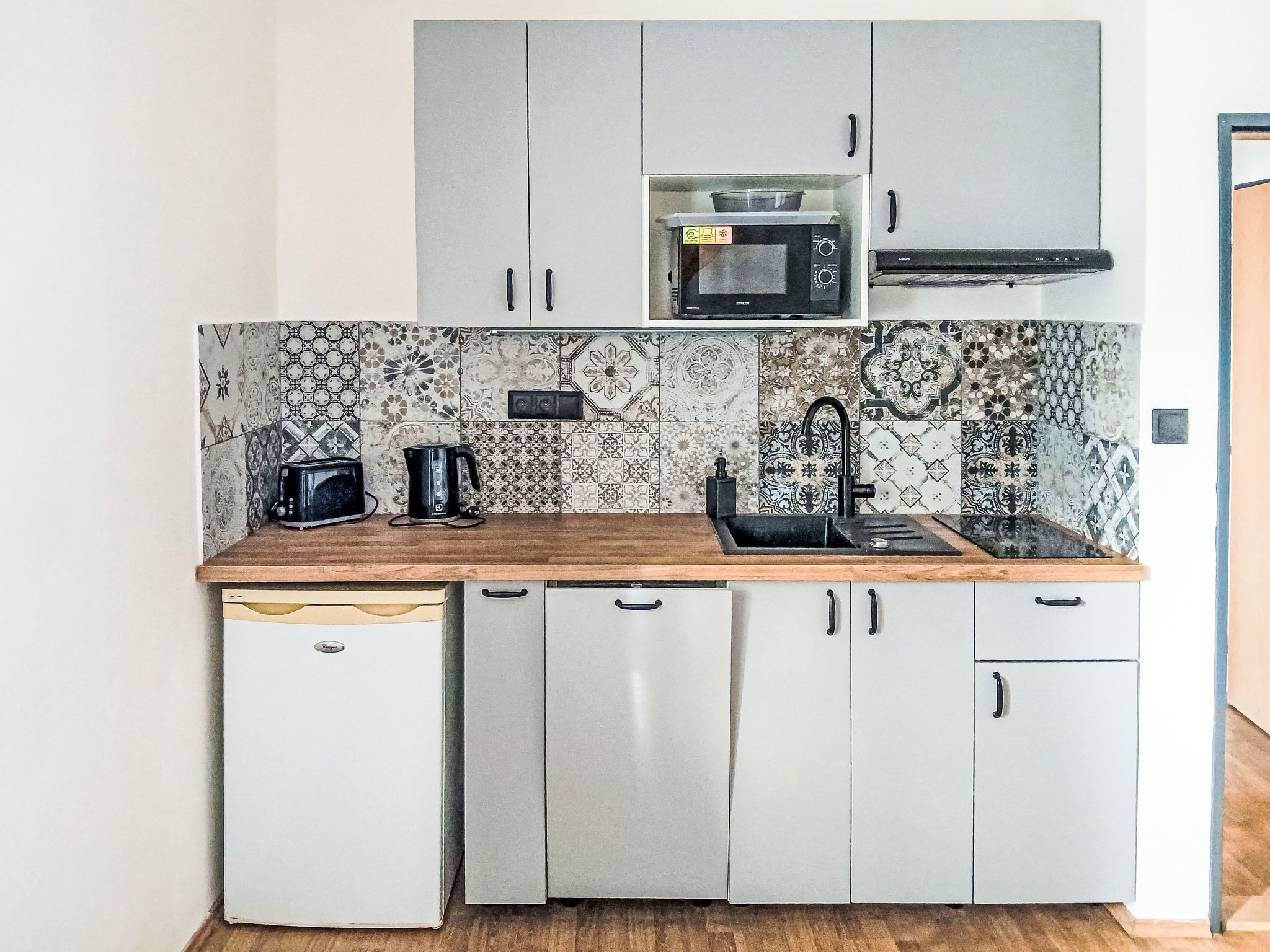 Réfrigérateur, micro-ondes, lave-vaisselle