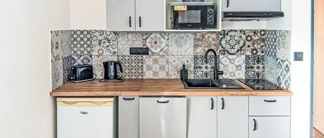 Réfrigérateur, micro-ondes, lave-vaisselle