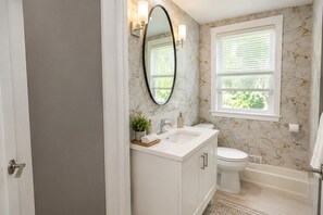 Bathroom - Spacious Silver Spring Getaway (Silver Spring)