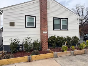 Exterior detail - 3BR Silver Spring Near DC - Pet Friendly (Silver Spring)