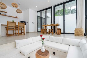 Basic Villa | Living area | TV, streaming services - Villa Tropical Nomad (Canggu)