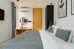 Basic Villa | 3 bedrooms, desk, laptop workspace, bed sheets - Villa Sapta (Cemagi)