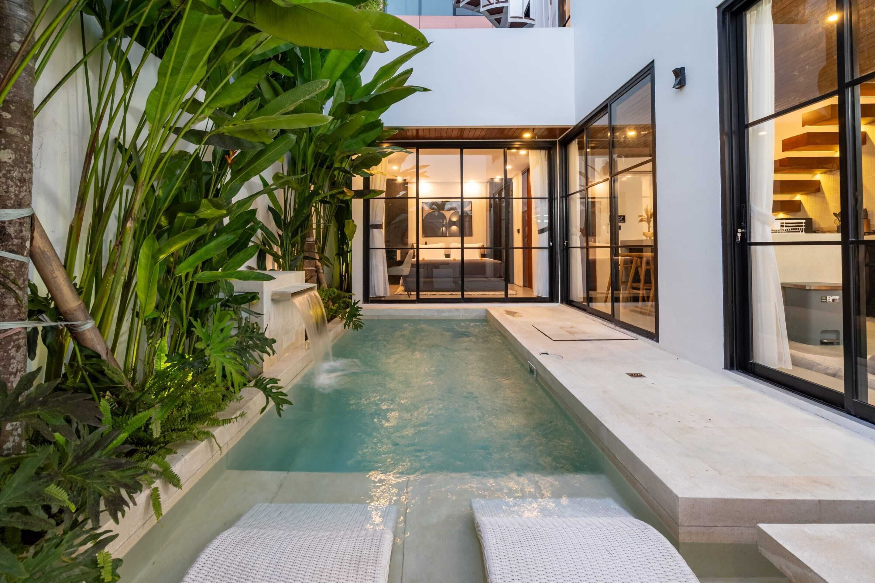 Eenvoudige villa | Zwembad | Een buitenzwembad