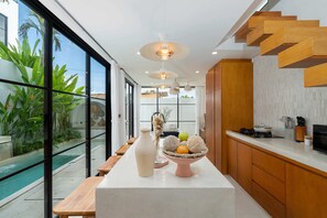 Basic House | Private kitchen | Fridge, microwave, stovetop, toaster - Villa Sevu 3 (Cemagi)