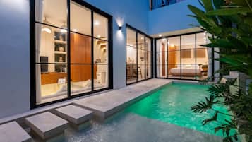 Basic House | Pool | Outdoor pool
