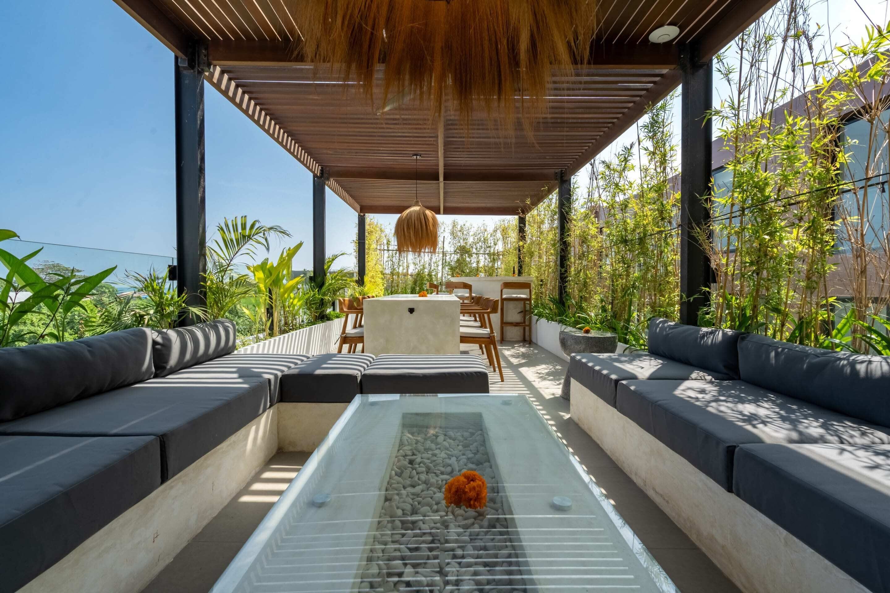 Basic Villa, Sea View | Outdoor dining