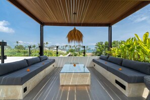 Basic Villa, Sea View | Property grounds