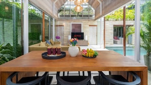 Basic House | Dining - Villa Raya (Canggu)