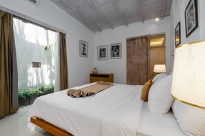 Basic House | 3 bedrooms, desk, iron/ironing board, bed sheets - Villa Raya (Canggu)