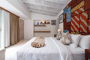 3 bedrooms, desk, iron/ironing board, bed sheets - Villa Raya (Canggu)