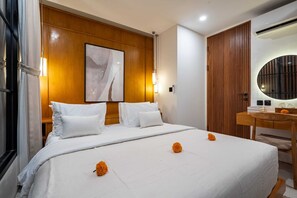 3 bedrooms, desk, laptop workspace, bed sheets - Villa Sevu 2 (Cemagi)