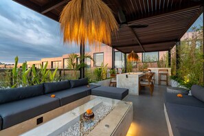 Basic Villa | Outdoor dining - Villa Sevu 4 (Cemagi)