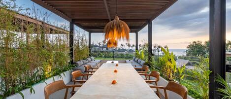 Vila Basic | Tempat makan outdoor