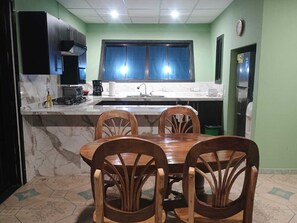 Microonde, forno, macchina per tè/caffè, tostapane