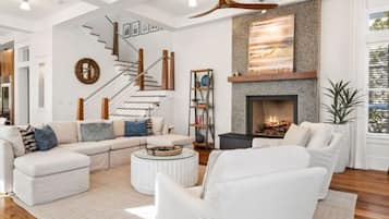 TV, fireplace
