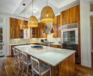 Microwave, oven, stovetop, dishwasher - LUXURY WATERCOLOR RETREAT STEPS TO CAMP WATERCOLOR 6P GOLFCART BIKES BEACH&POOLS (Santa Rosa Beach)