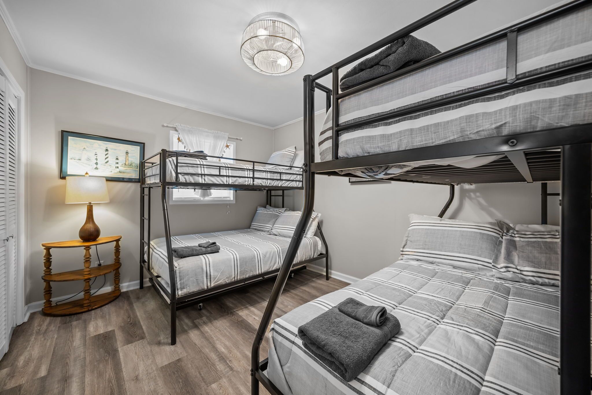 3 habitaciones, tabla de planchar con plancha y wifi gratis 
