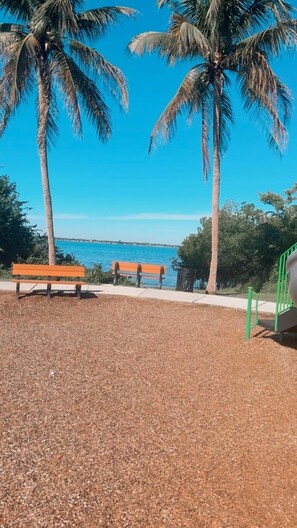 Property grounds - Vista Luxe•Large Apartment •Ocean View (Fort Myers)