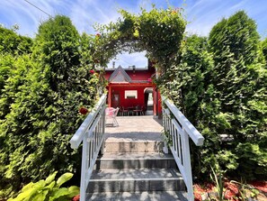 المنشأة من الخارج