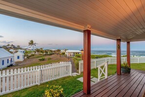 Terrace/patio - Hill Top Cottage at Abaco Inn (Elbow cay)