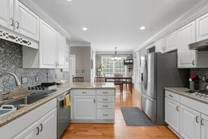 Private kitchen - Delightful 5-bedroom house in charming McDonough perfect for families (McDonough)