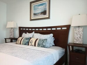 Free WiFi, bed sheets - Beautiful Ocean Views & Coastal Comfort at Ocean Villas 16 (St. Augustine)