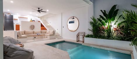 Villa básica | Alberca | Alberca al aire libre