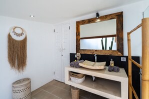 Basic Villa | Interior - Villa Imbuh 1 (Canggu)