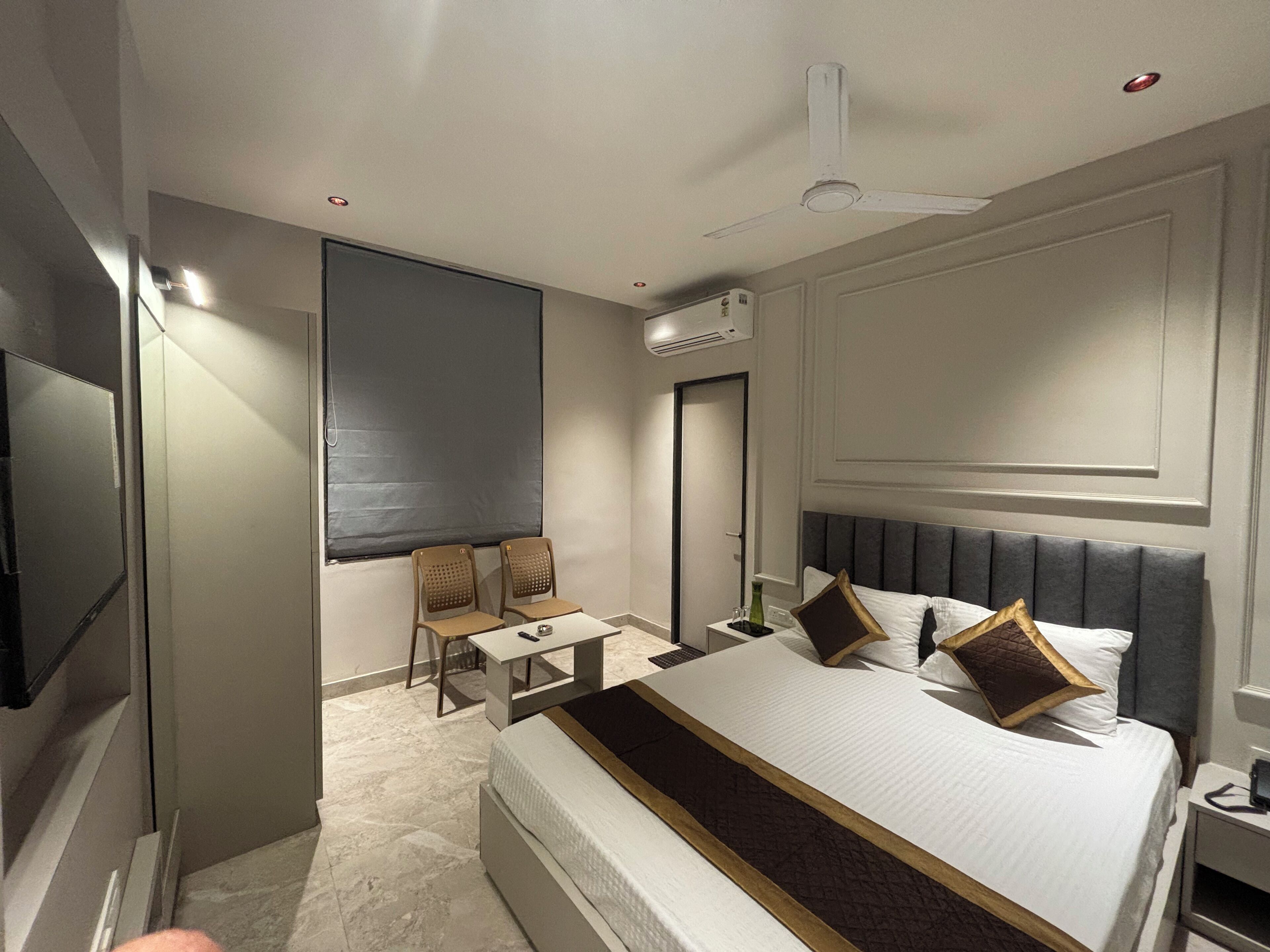 Deluxe Double Room | Laptop workspace, free WiFi