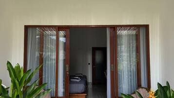 Chambre Confort Double ou avec lits jumeaux, balcon, vue jardin | Terrasse/Patio