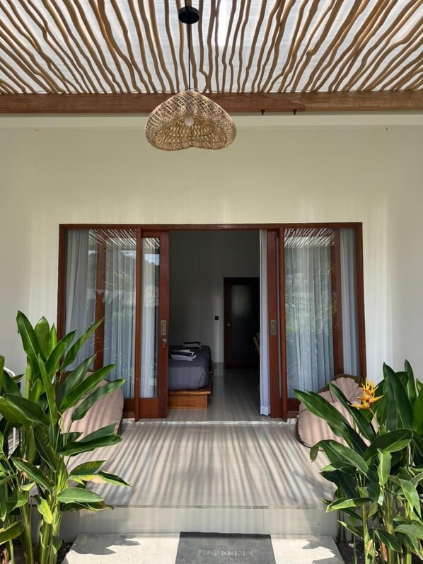 Comfort Double or Twin Room, Balcony, Garden View | Terrace/patio - Turtle House 2 Lombok (Kuta)