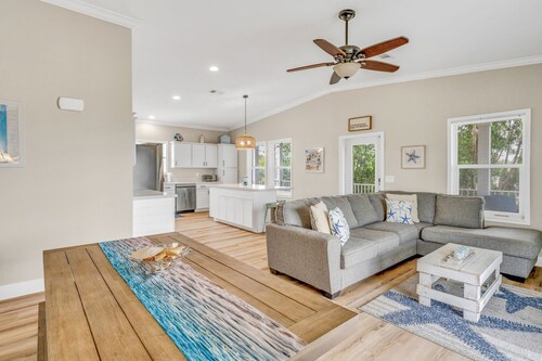 Key Vaca ~Waterfront Home with Pool & 75' Dock