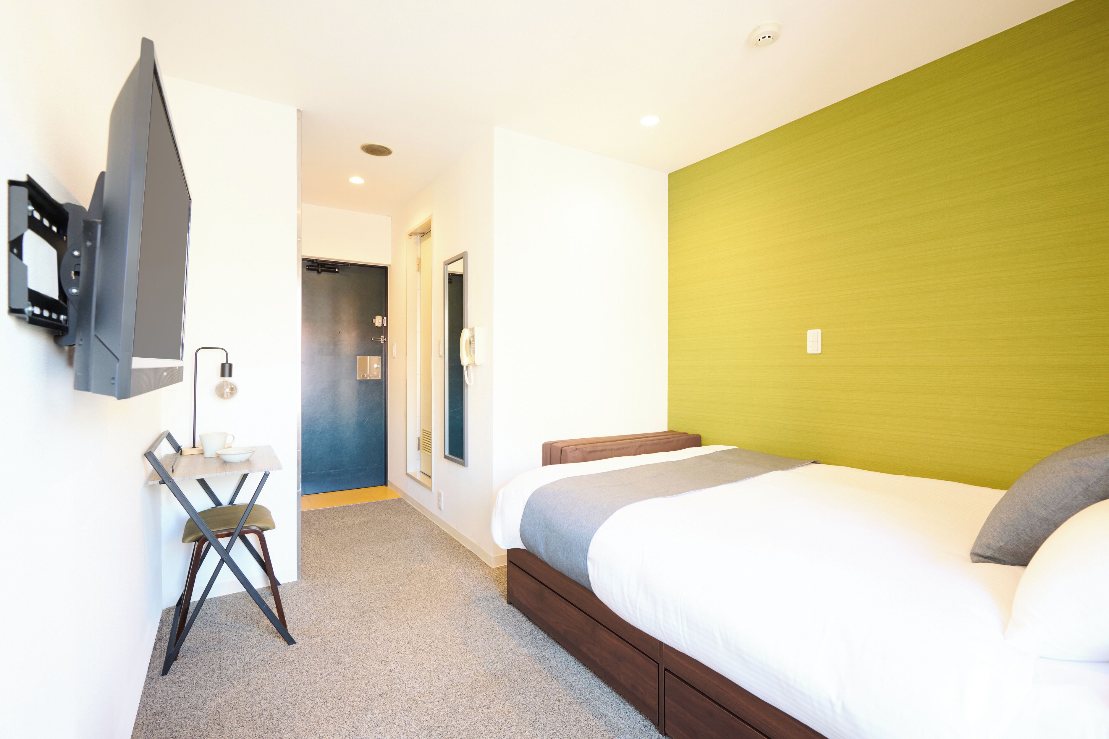 Free WiFi, bed sheets