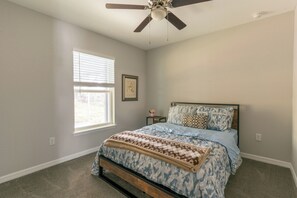 3 bedrooms, iron/ironing board, free WiFi, bed sheets