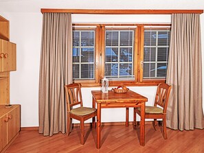 Dining - Apartment Laurin by Interhome (Zermatt)