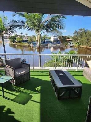 Property grounds - Canal condo in Mooloolaba (Sunshine Coast)