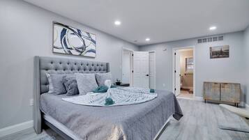 4 bedrooms, iron/ironing board, WiFi, bed sheets
