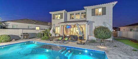 Piscine extérieure, piscine chauffée