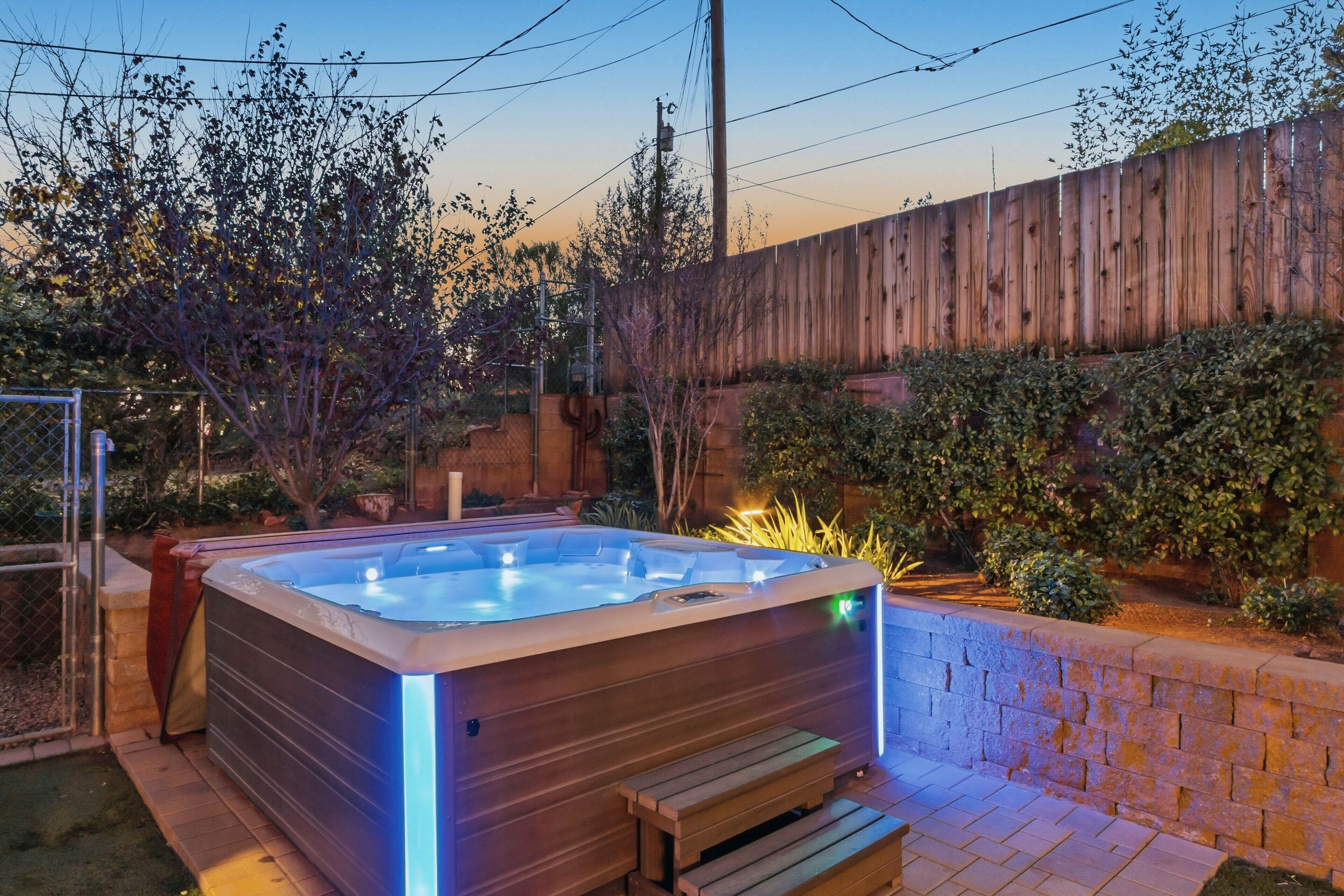 Bañera de hidromasaje al aire libre