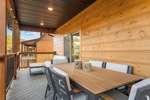 Outdoor dining - Saddle Ridge Lodge - Hot Tub + Resort Amenities (Hollister)