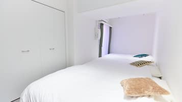 Blackout drapes, free WiFi