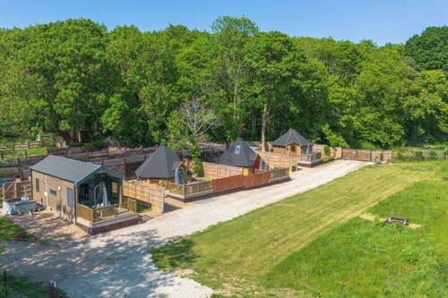 Cosy country lodge w mezzanine nr Brands Hatch