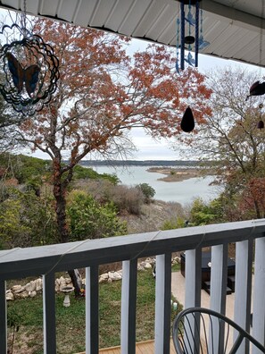Property grounds - New Listing with lake view, great outdoor space and special rates for 2025 (Temple)