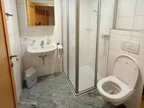 Apartment | Bathroom - Apartment With Alpine Views (Fuegenberg)