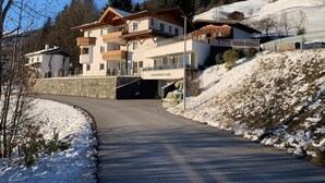 Exterior - Apartment With Alpine Views (Fuegenberg)